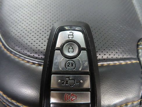 Used 2024 Ford F250 Platinum image 59