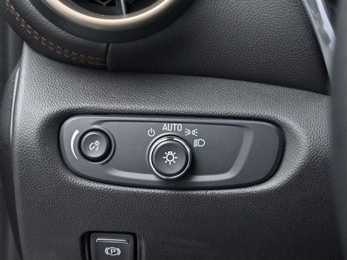 Used 2024 Chevrolet Blazer Premier w/ Driver Confidence II Package image 27