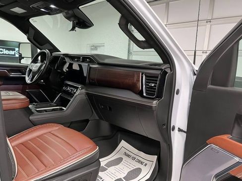Used 2024 GMC Sierra 3500 Denali Ultimate image 57