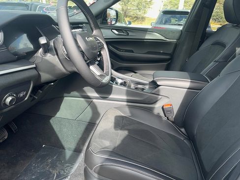 New 2025 Jeep Grand Cherokee L Altitude image 11