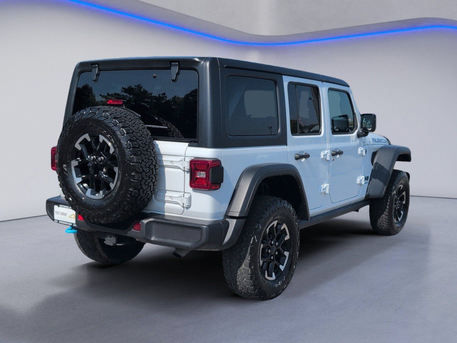 Used 2024 Jeep Wrangler Unlimited Rubicon 4xe AWD/4WD image 9
