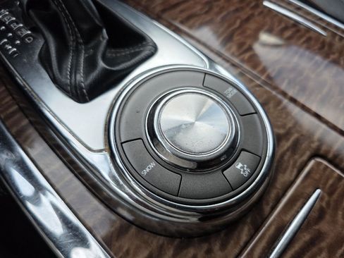 Used 2019 Nissan Armada SL w/ Premium Package image 18