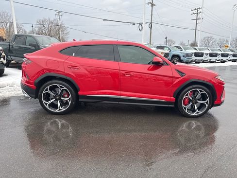 Used 2022 Lamborghini Urus AWD/4WD image 6