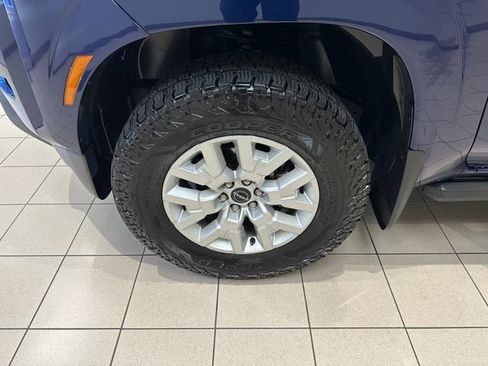Used 2022 Nissan Frontier SV w/ SV Premium Package AWD/4WD image 28