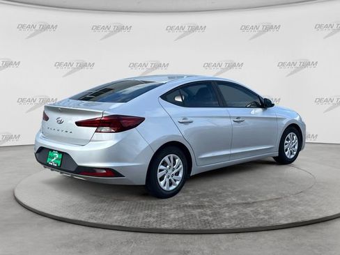 Used 2019 Hyundai Elantra SE w/ Cargo Package FWD image 7