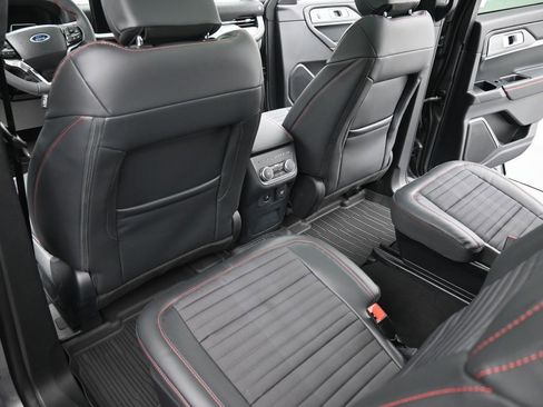 New 2026 Ford Explorer ST-Line w/ ST-Line Street Pack image 18