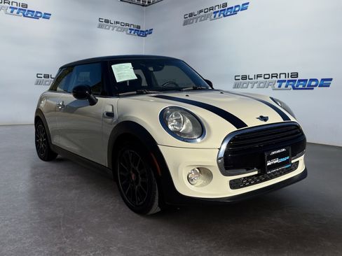 Used 2017 MINI Cooper 2-Door Hardtop image 3