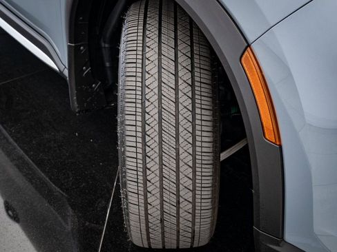 Used 2025 INFINITI QX60 Sensory image 40