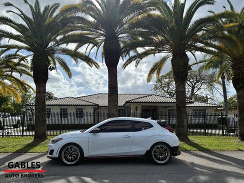 Used 2022 Hyundai Veloster N FWD image 3