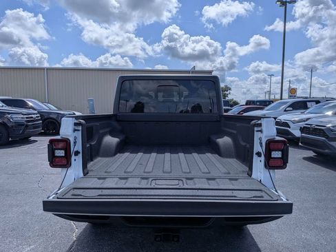 New 2026 Jeep Gladiator Sport AWD/4WD image 13