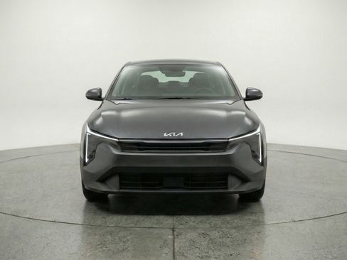Used 2025 Kia K4 FWD image 2