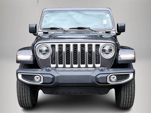 Used 2022 Jeep Gladiator Overland w/ Popular Equipment Package image 3