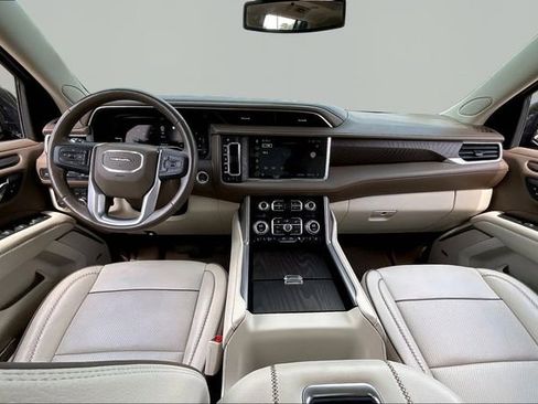 Used 2023 GMC Yukon Denali RWD image 7