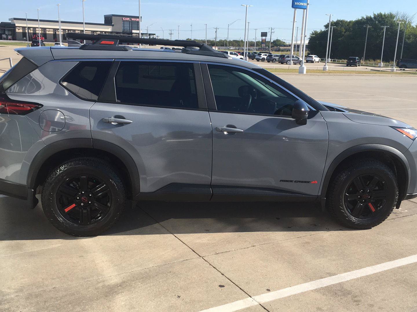 Used 2025 Nissan Rogue SV AWD/4WD image 5