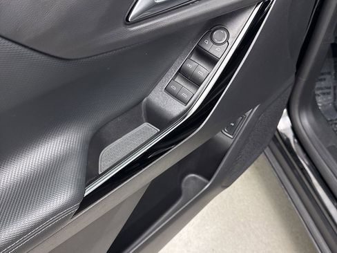 Used 2025 Chevrolet Equinox LT w/ Convenience Package II image 14