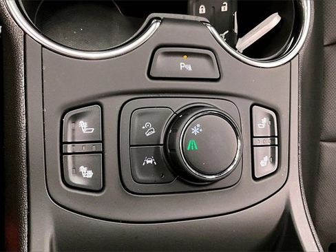 Used 2023 GMC Terrain SLT w/ Tech Package image 32