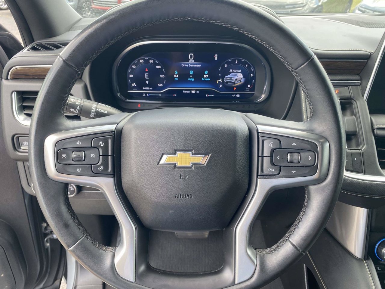 Used 2024 Chevrolet Suburban Premier RWD image 25