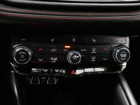 Certified 2024 Dodge Durango R/T image 30