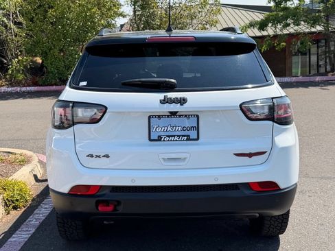 Used 2024 Jeep Compass Trailhawk w/ Trailhawk Elite Group AWD/4WD image 6