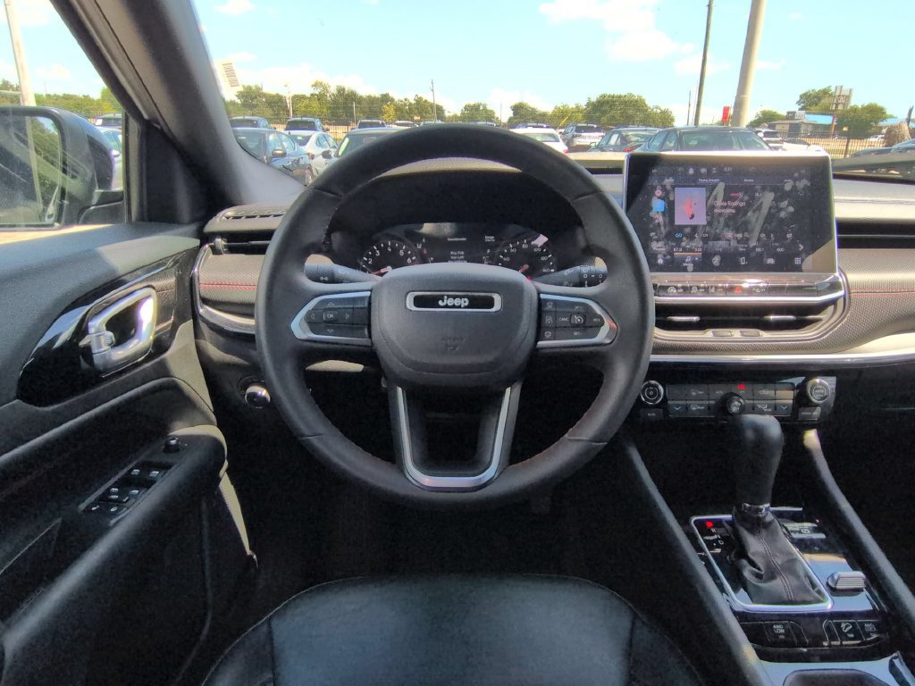 Used 2025 Jeep Compass Trailhawk AWD/4WD image 22