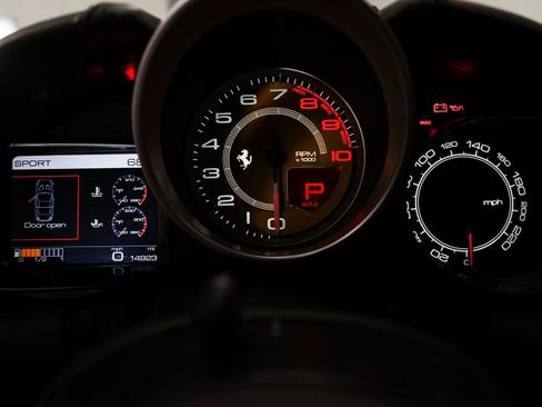 Used 2016 Ferrari California T image 16