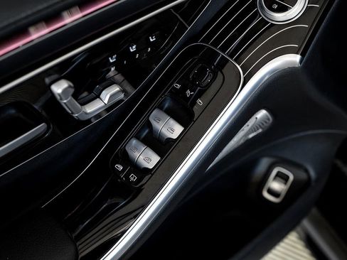 Used 2022 Mercedes-Benz S 580 4MATIC Sedan w/ AMG Line Package image 40