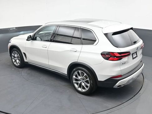 Used 2024 BMW X5 xDrive40i w/ Premium Package AWD/4WD image 29