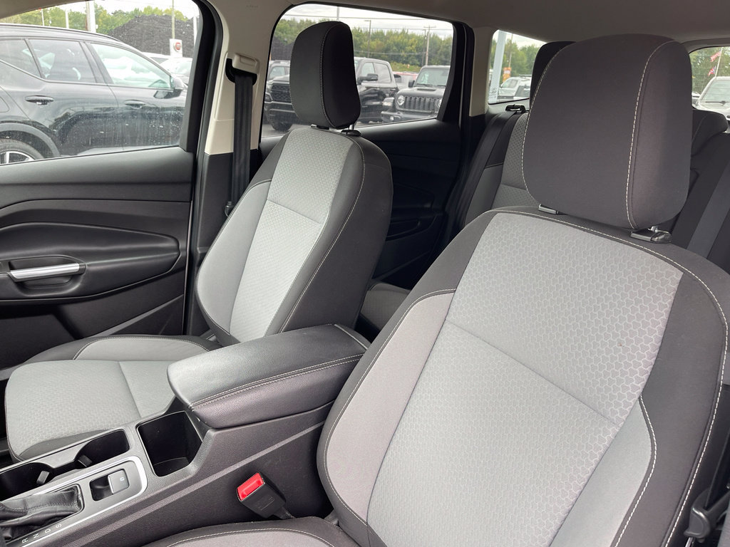 Used 2019 Ford Escape SE AWD/4WD image 14