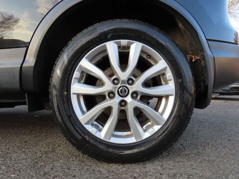 Used 2020 Nissan Rogue Sport SV image 9