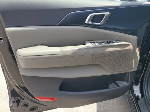 New 2026 Kia Carnival FWD image 8