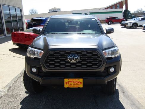 Used 2022 Toyota Tacoma TRD Off-Road w/ Technology Package image 13