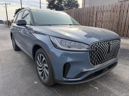 New 2026 Lincoln Aviator 2WD image 2