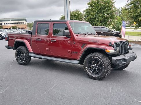 Used 2022 Jeep Gladiator Sport AWD/4WD image 2