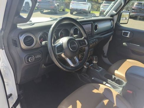 Used 2021 Jeep Wrangler Unlimited Rubicon AWD/4WD image 10