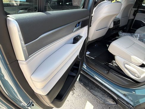 New 2026 Jeep Grand Wagoneer Limited AWD/4WD image 18