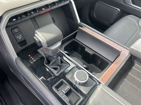 Used 2025 Toyota Sequoia Capstone AWD/4WD image 27