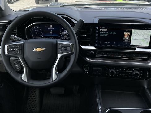 Used 2025 Chevrolet Silverado 2500 LTZ w/ LTZ Convenience Package image 14