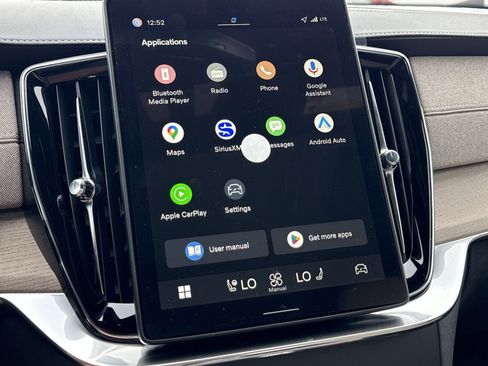 New 2026 Volvo XC90 B6 Plus w/ Protection Package Premier image 28