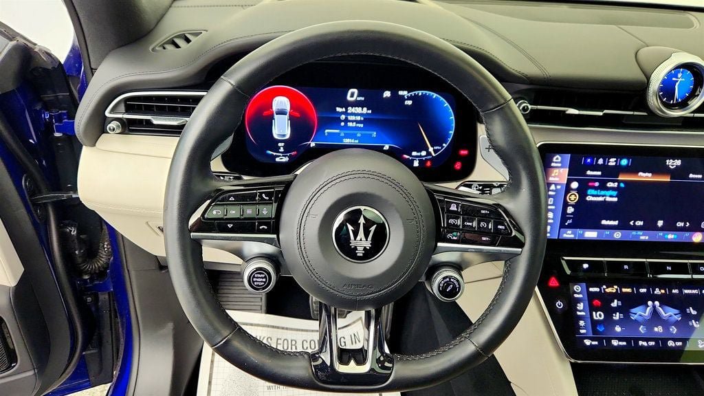Used 2023 Maserati Grecale Modena AWD/4WD image 13