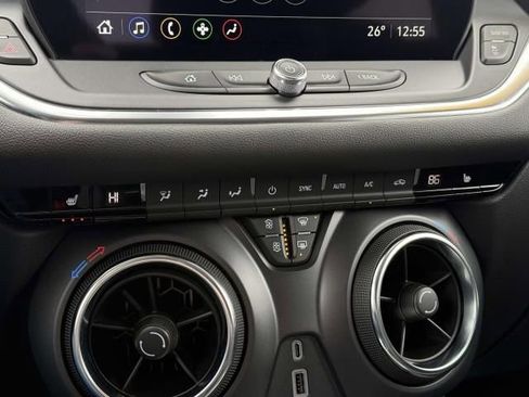 Used 2025 Chevrolet Blazer LT image 24