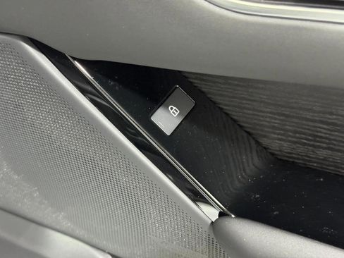 New 2026 Land Rover Range Rover Velar S image 21