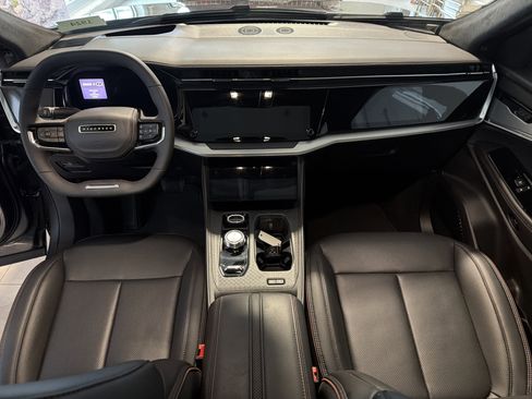 Used 2024 Jeep Wagoneer Launch Edition image 4