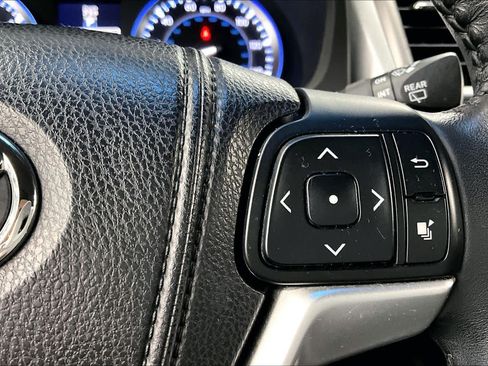Used 2015 Toyota Highlander XLE AWD/4WD image 24