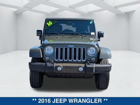 Used 2016 Jeep Wrangler Unlimited Sahara w/ Max Tow Package AWD/4WD image 9