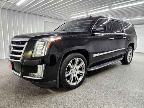 Used 2015 Cadillac Escalade ESV Luxury image 4