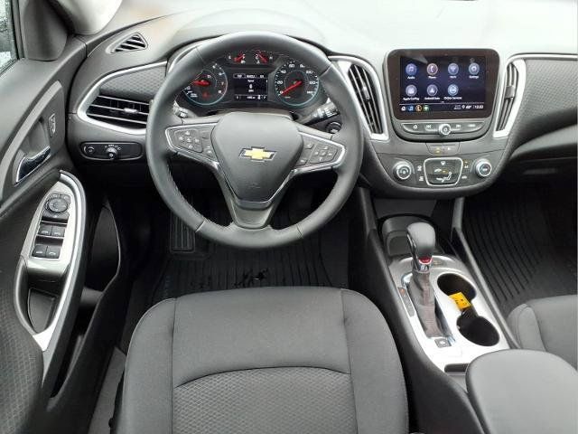 Used 2025 Chevrolet Malibu RS FWD image 11
