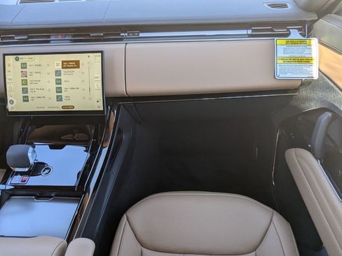 New 2026 Land Rover Range Rover Sport SE AWD/4WD image 22