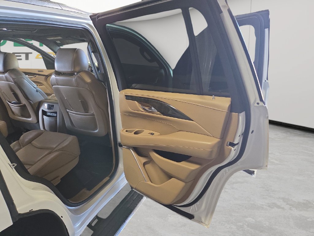 Used 2020 Cadillac Escalade Platinum AWD/4WD image 47