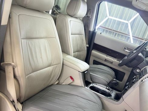 Used 2011 Ford Flex SEL w/ Rapid Spec Order Code FWD image 31