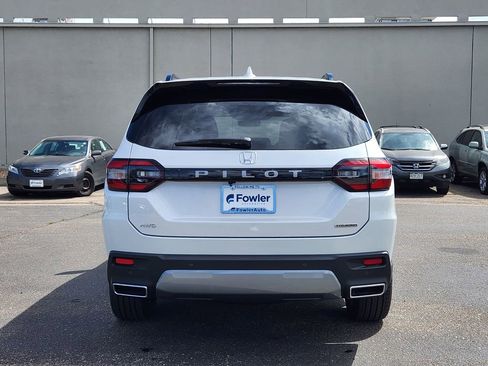 New 2026 Honda Pilot Touring image 6
